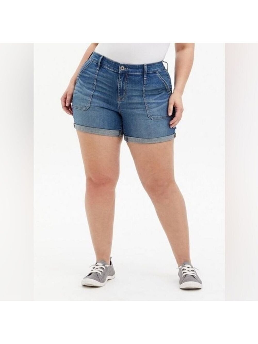 24 • Torrid • Backseat Bingo Vintage Stretch Mid-Rise Jean Shorts - 5"